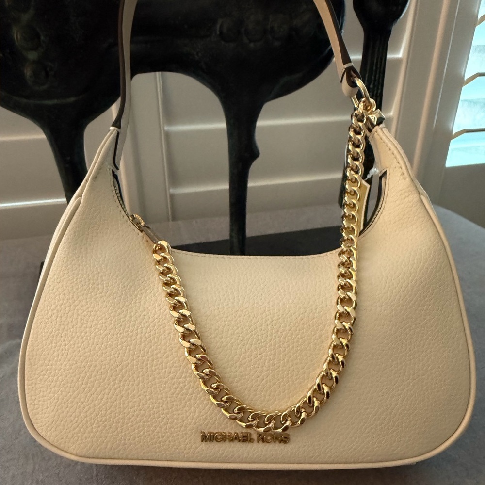 Michael Kors light cream small leather pouchette. - Picture 3 of 6